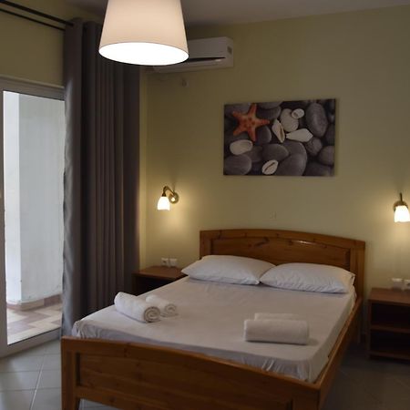Zotos Apartment Himare Esterno foto