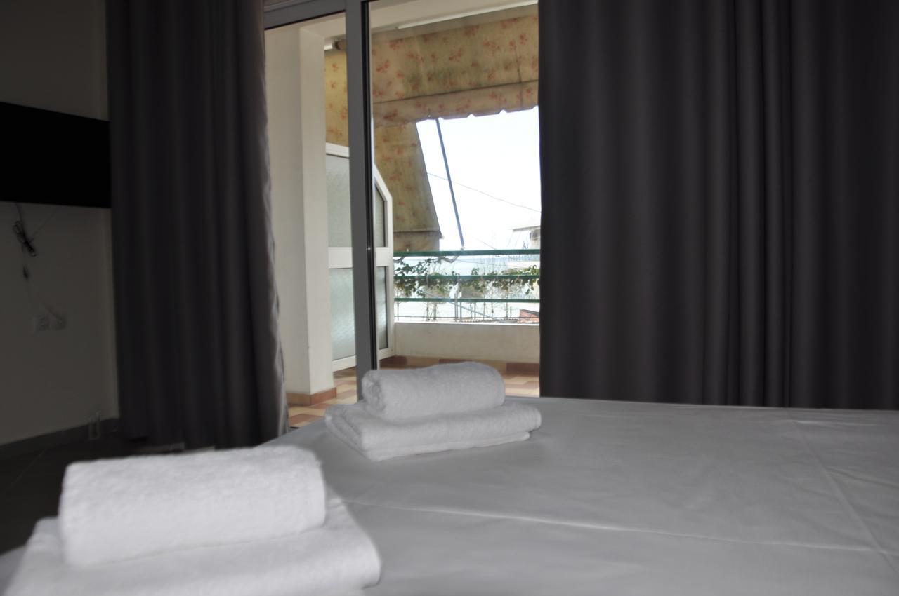 Zotos Apartment Himare Esterno foto