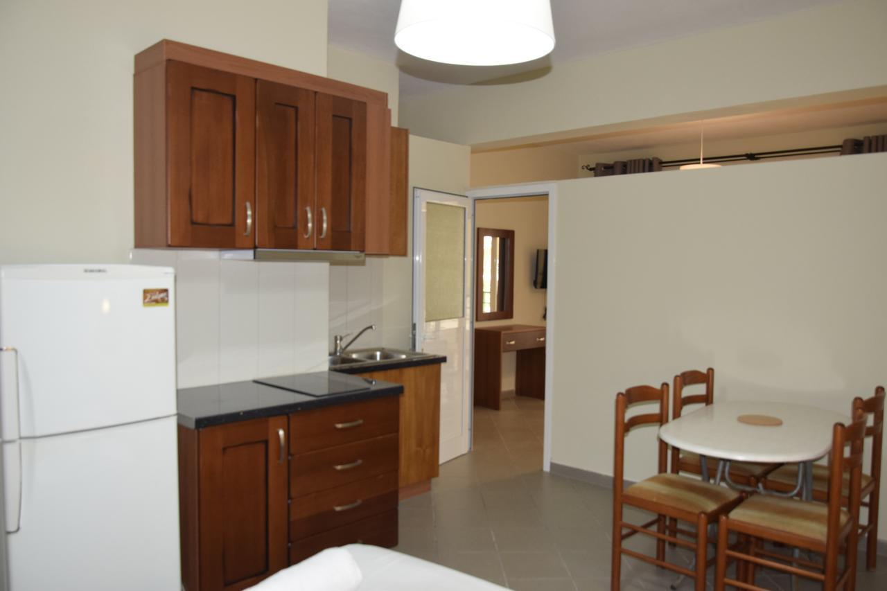 Zotos Apartment Himare Esterno foto