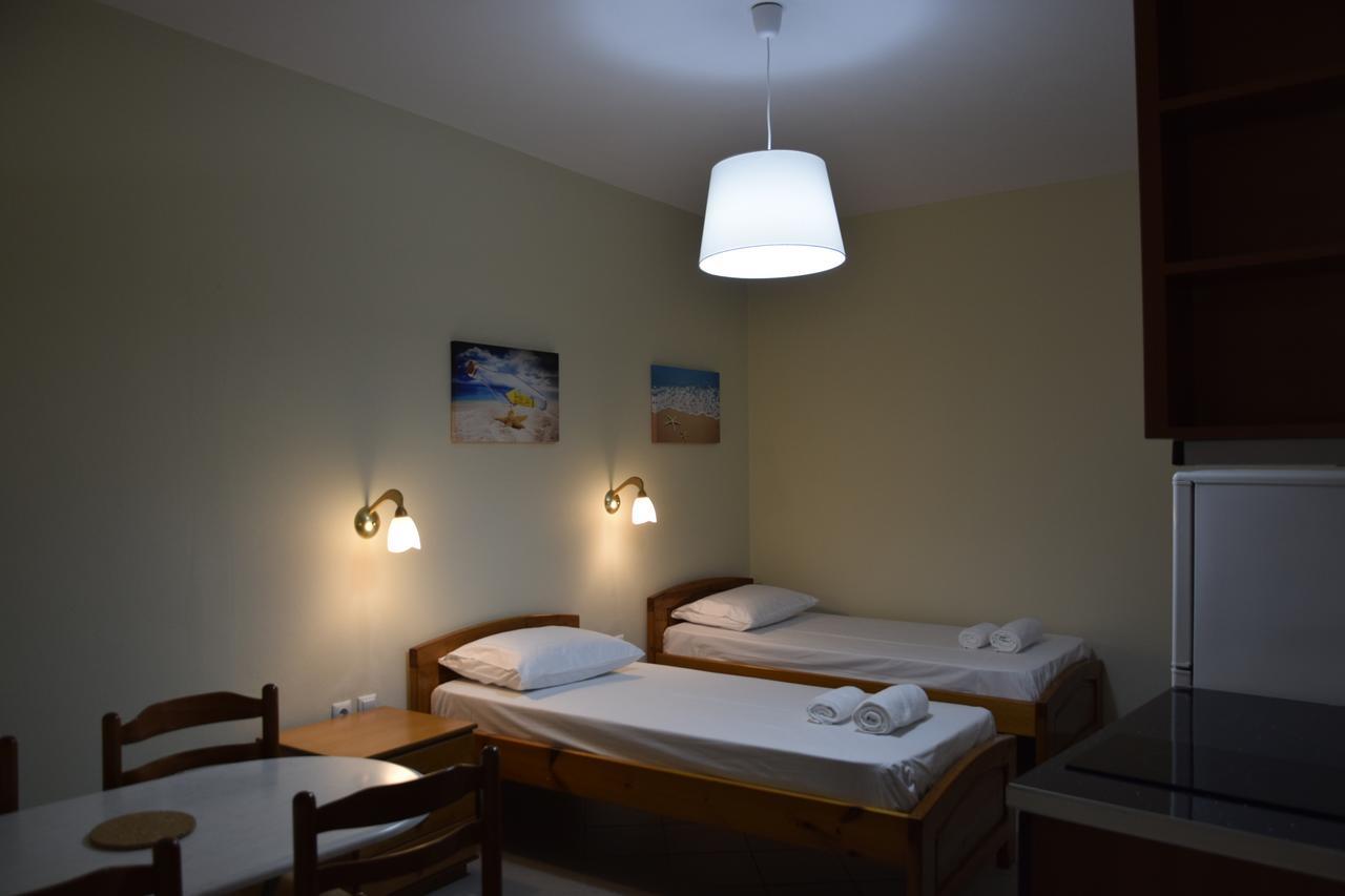Zotos Apartment Himare Esterno foto