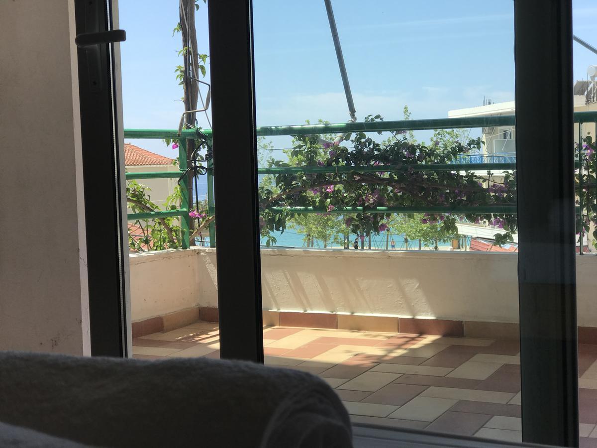 Zotos Apartment Himare Esterno foto
